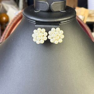 167. Vintage Signed Japan‎ Faux Pearl Clip-On Cluster Earrings Silver Tone